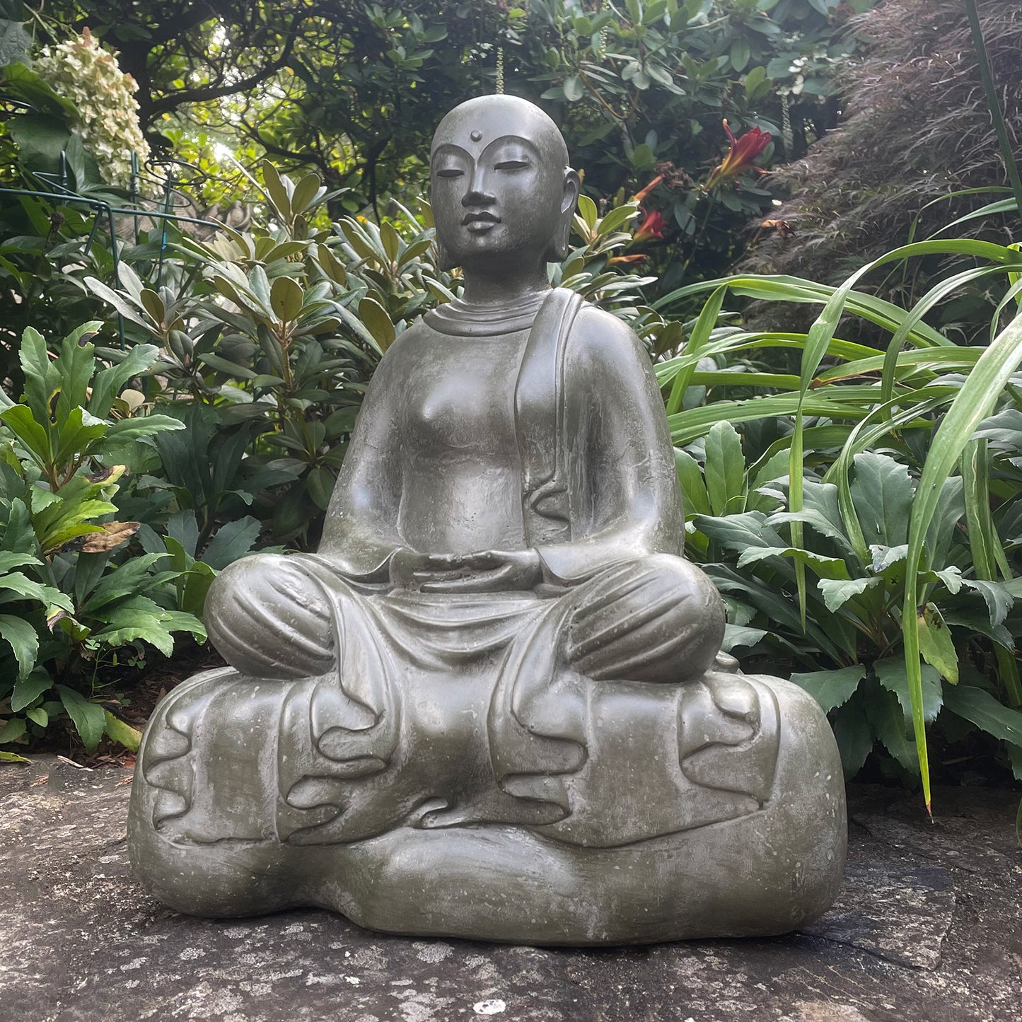 Paṭacārā Garden Statue