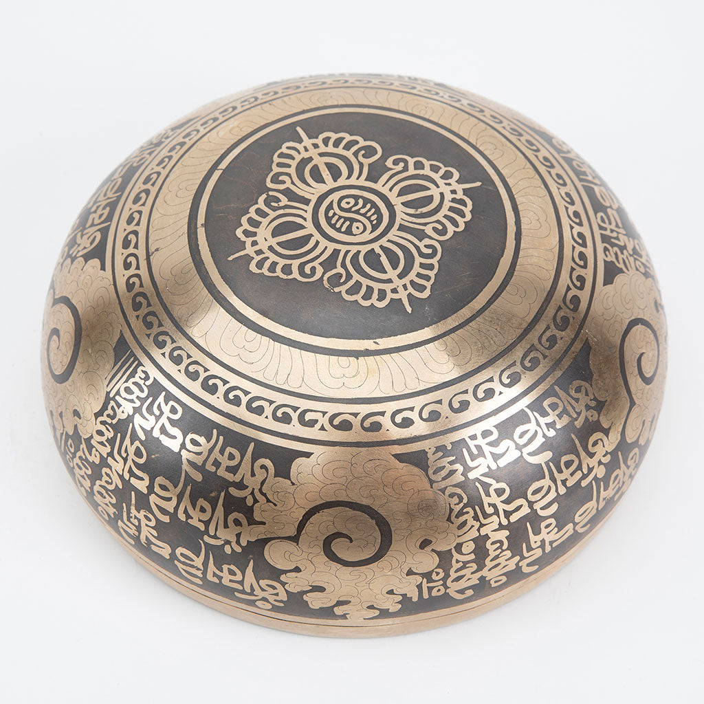 Tibetan Singing Bowl: Om Mani Padme Hum