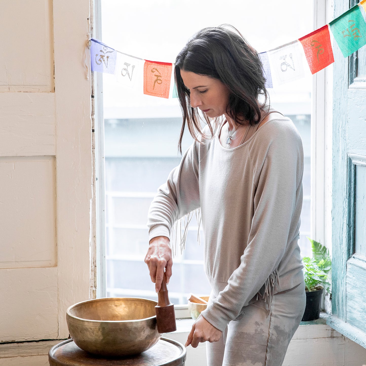 Handbeaten Singing Bowl - 12"