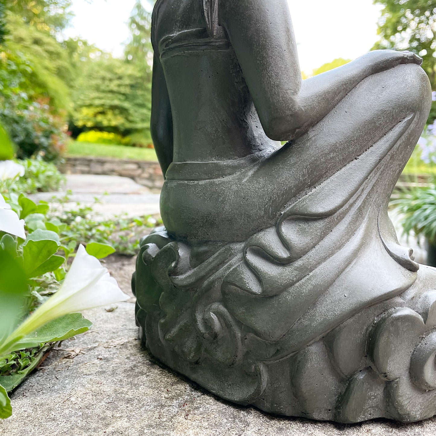 Garden Kuan Yin Royal Ease Statue